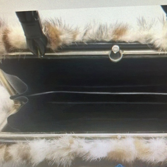 Gorgeous Mink fur purse with matching Mink  and leather gloves - Picture 11 of 12